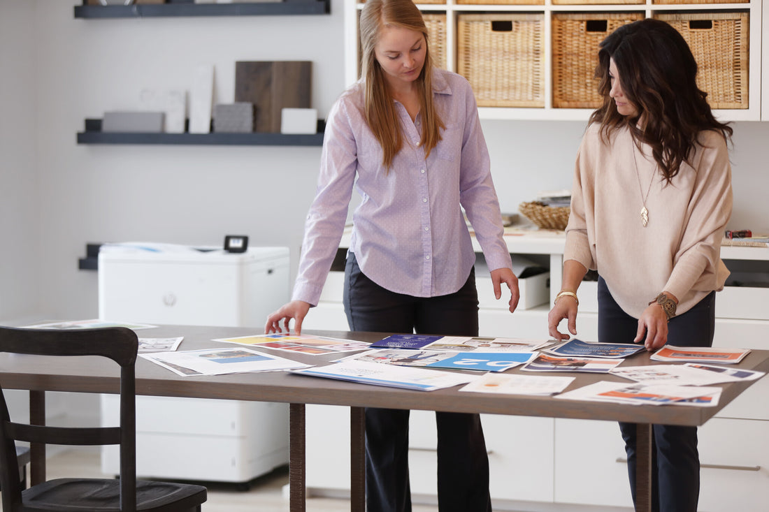 HP Color LaserJet Stand - image 3