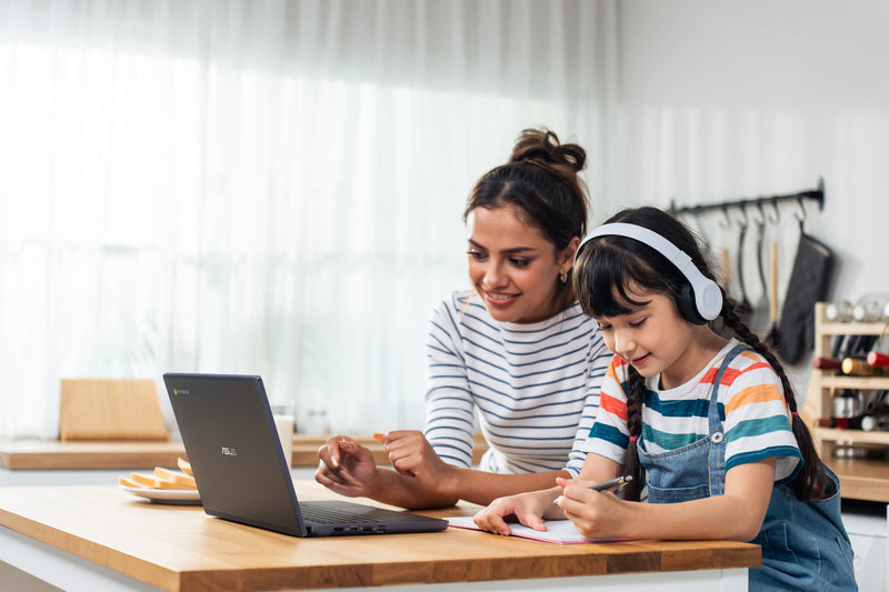 ASUS Chromebook CZ11 CZ1104CM2A-N00122 + MAXCases Extreme Shell-F3 ARM Cortex 520 Laptop 29.5 cm (11.6") HD 8 GB LPDDR4x-SDRAM 64 GB eMMC Wi-Fi 6 (802.11ax) ChromeOS Grey