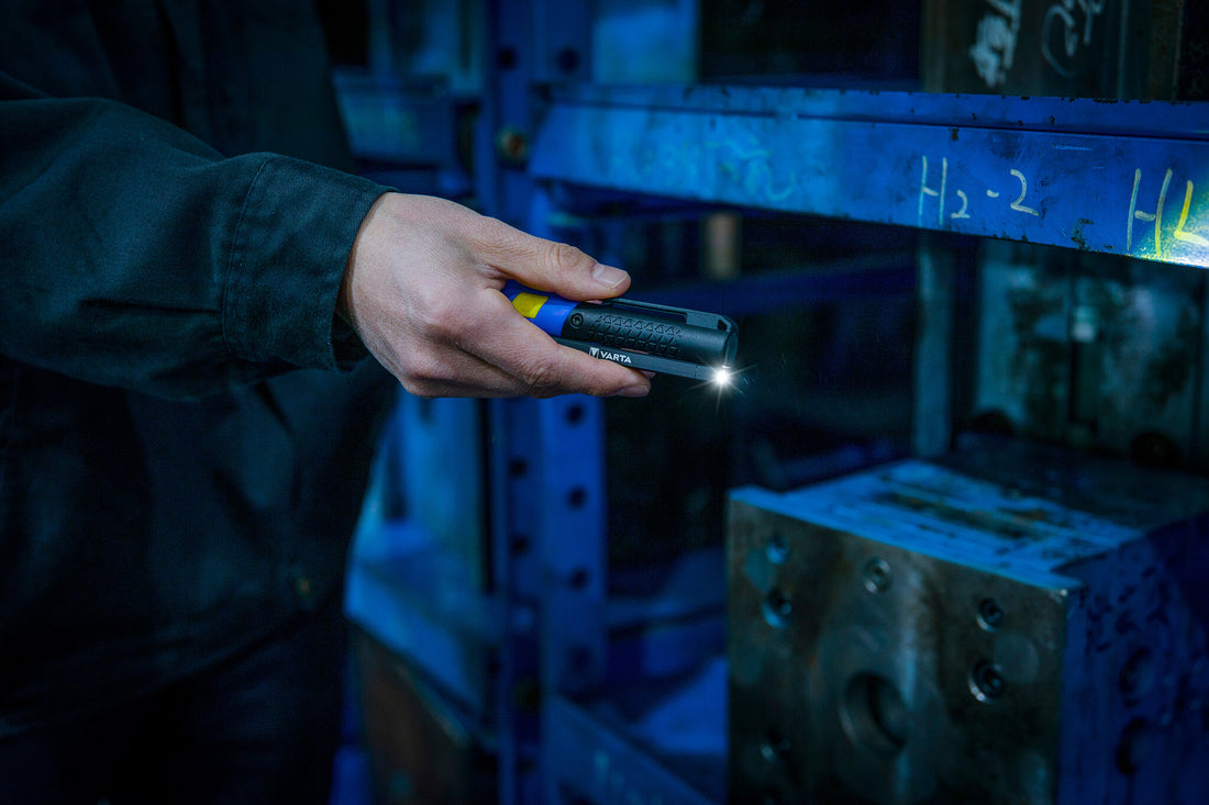 Varta Work Flex Black LED - image 4