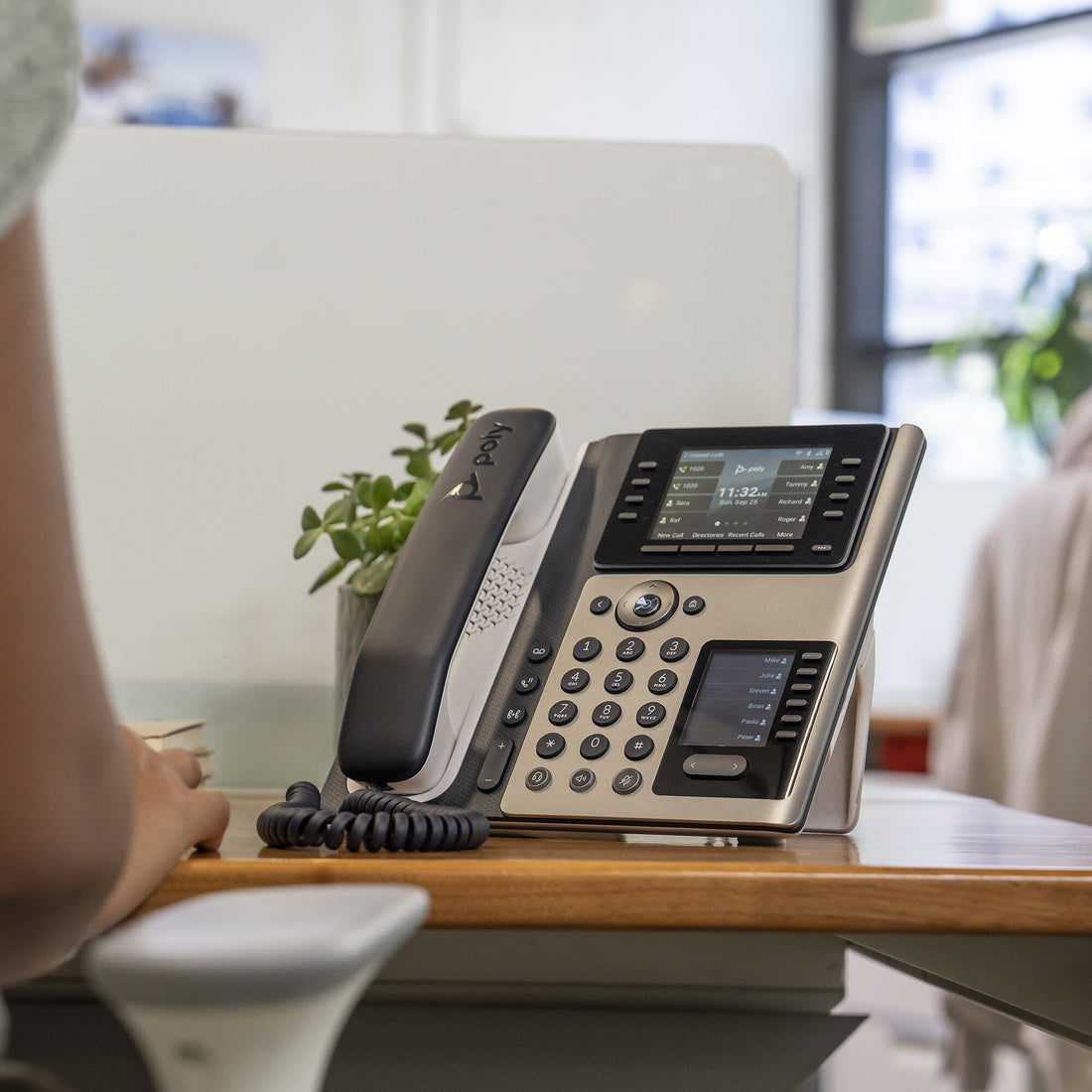 Poly Edge E400 IP Phone and PoE-enabled - image 3