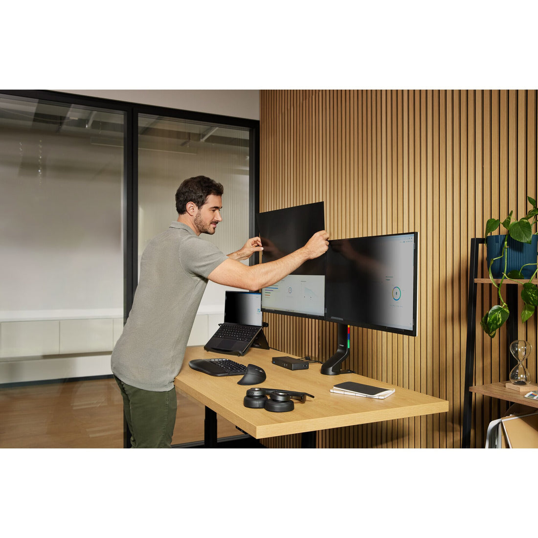 Kensington 2-way Removable Privacy Screen Filter for 19" Monitors 5:4 - image 2