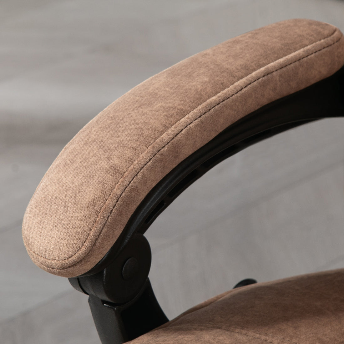 Vinsetto Massage Office Chair, Heated Reclining Computer Chair with Adjustable Height and Footrest, Brown