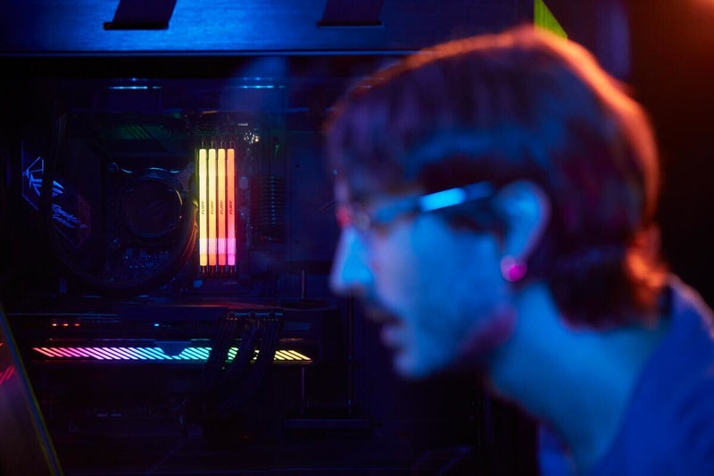 Kingston Technology FURY 32GB 6400MT/s DDR5 CL32 DIMM Renegade RGB White XMP