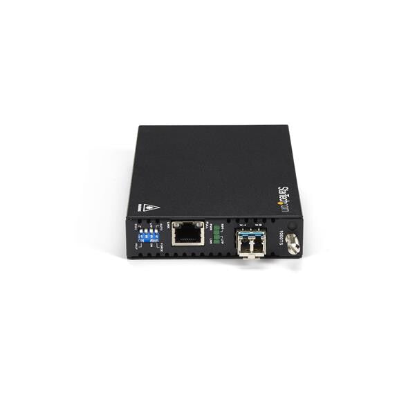 StarTech.com Gigabit Ethernet Copper-to-Fiber Media Converter - SM LC - 10 km - image 3