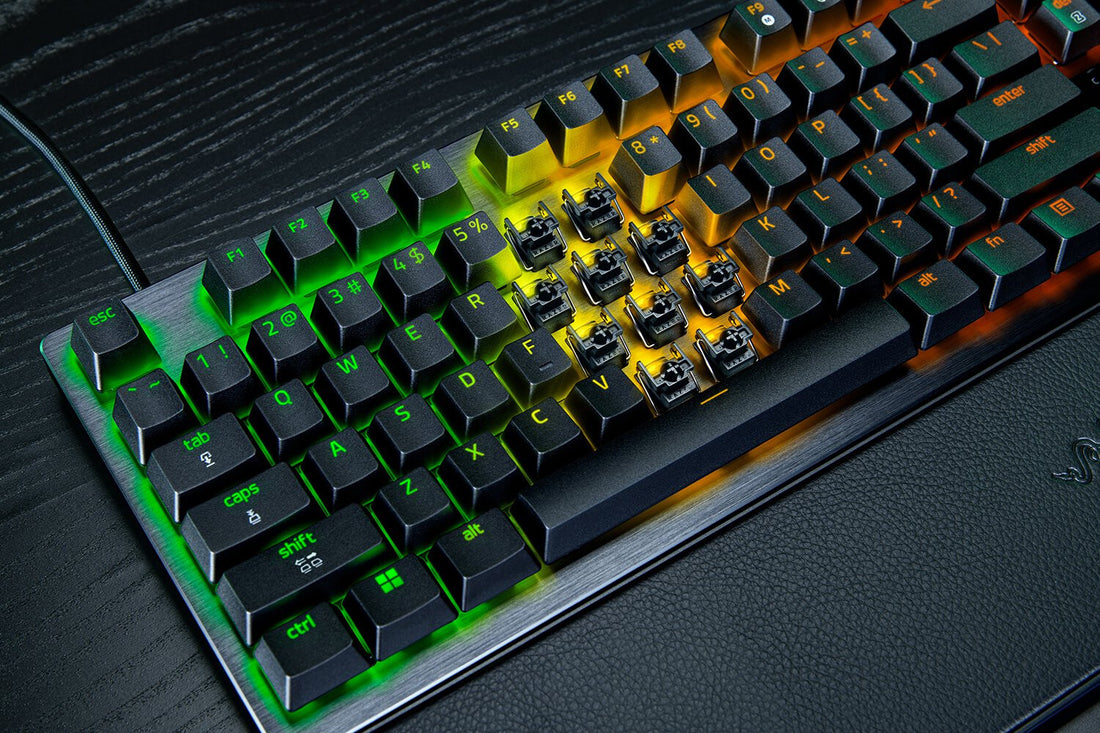 Razer Huntsman V3 Pro keyboard Gaming USB QWERTY UK International Black - image 4