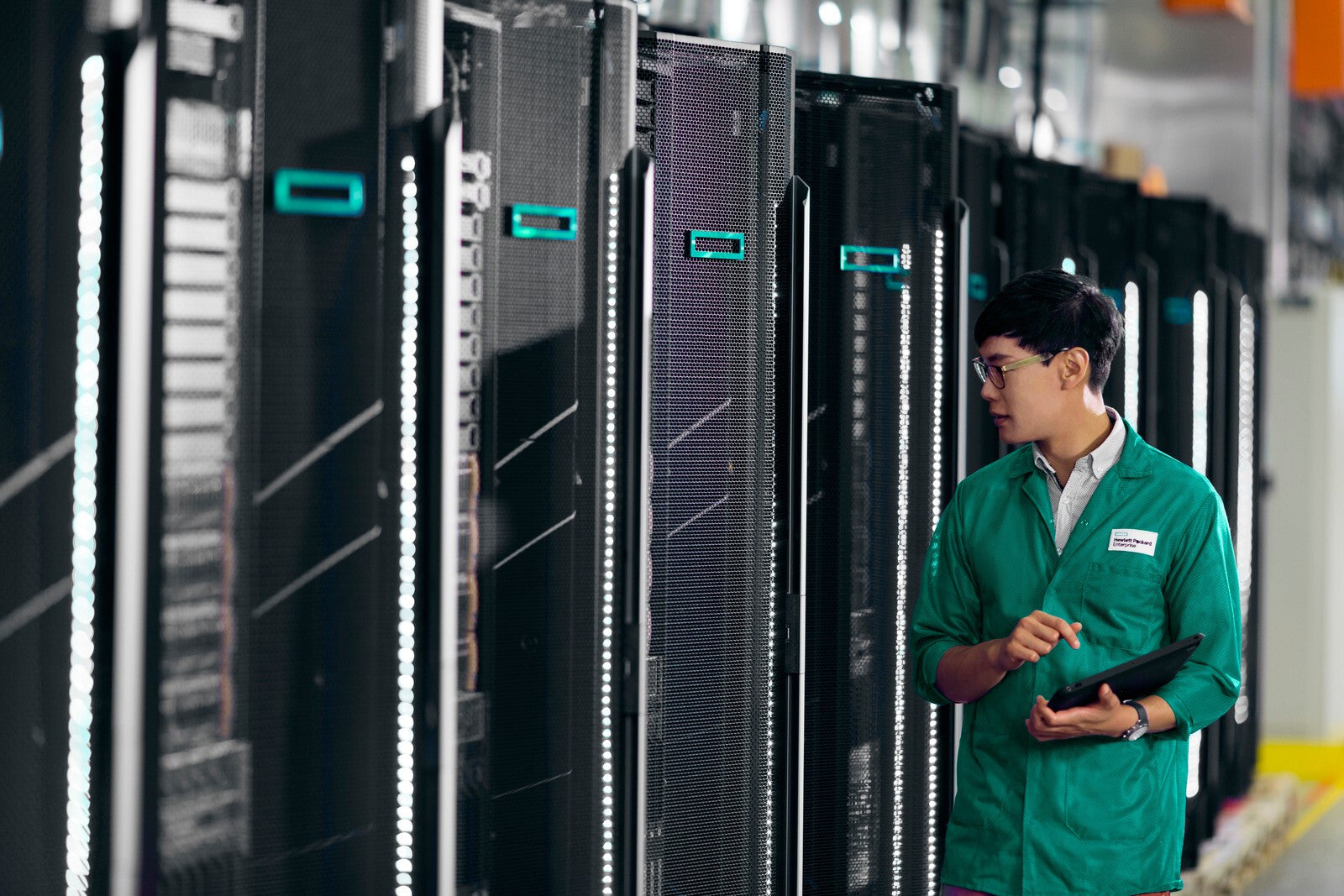HPE ProLiant Compute DL380 Gen12 2U x8/x16 Tertiary Riser Kit | Back to ...