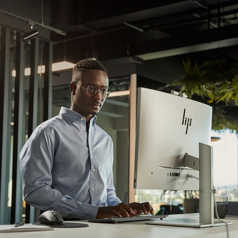 HP EliteOne 870 G9 Intel® Core™ i7 i7-14700 68.6 cm (27") 2560 x 1440 pixels All-in-One PC 32 GB DDR5-SDRAM 1 TB SSD Windows 11 Pro Wi-Fi 7 (802.11be) Silver
