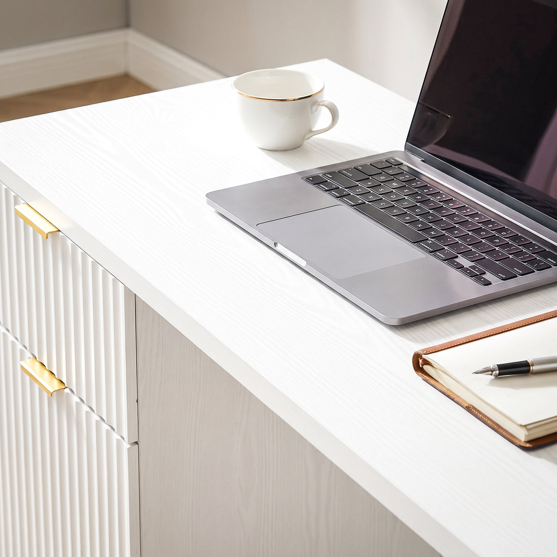 HOMCOM Computer Desk with Drawer, 120 cm Reversible Office Desk, Cabinet, Adjustable Shelf, Thick Top, White