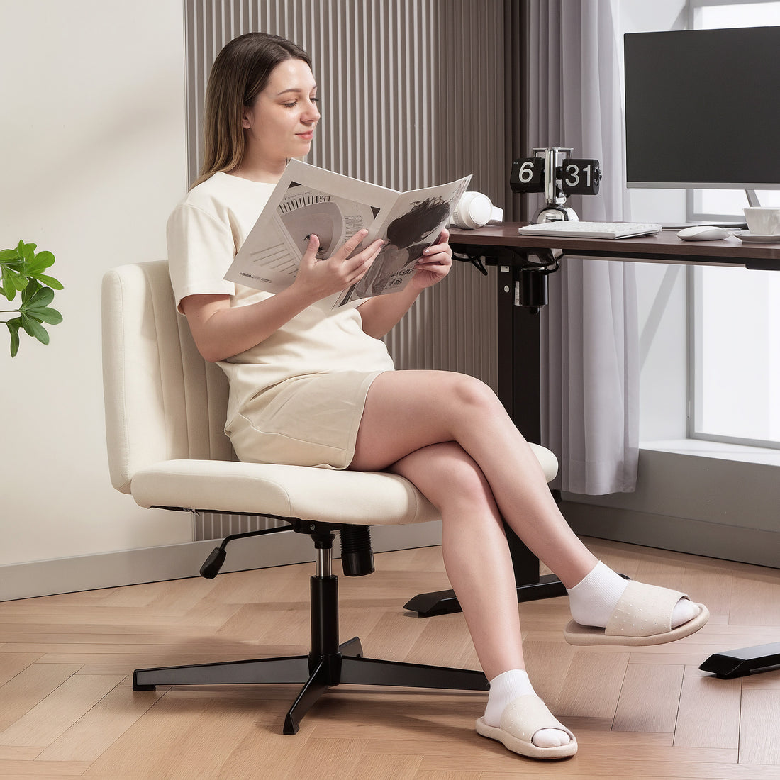 HOMCOM Armless Office Chair No Wheels, Linen Fabric Criss Cross Legged Desk Chair with Wide Seat, Thick Padding, Tilt Function, Height Adjustable Swivel Computer Seat for Home, Cream