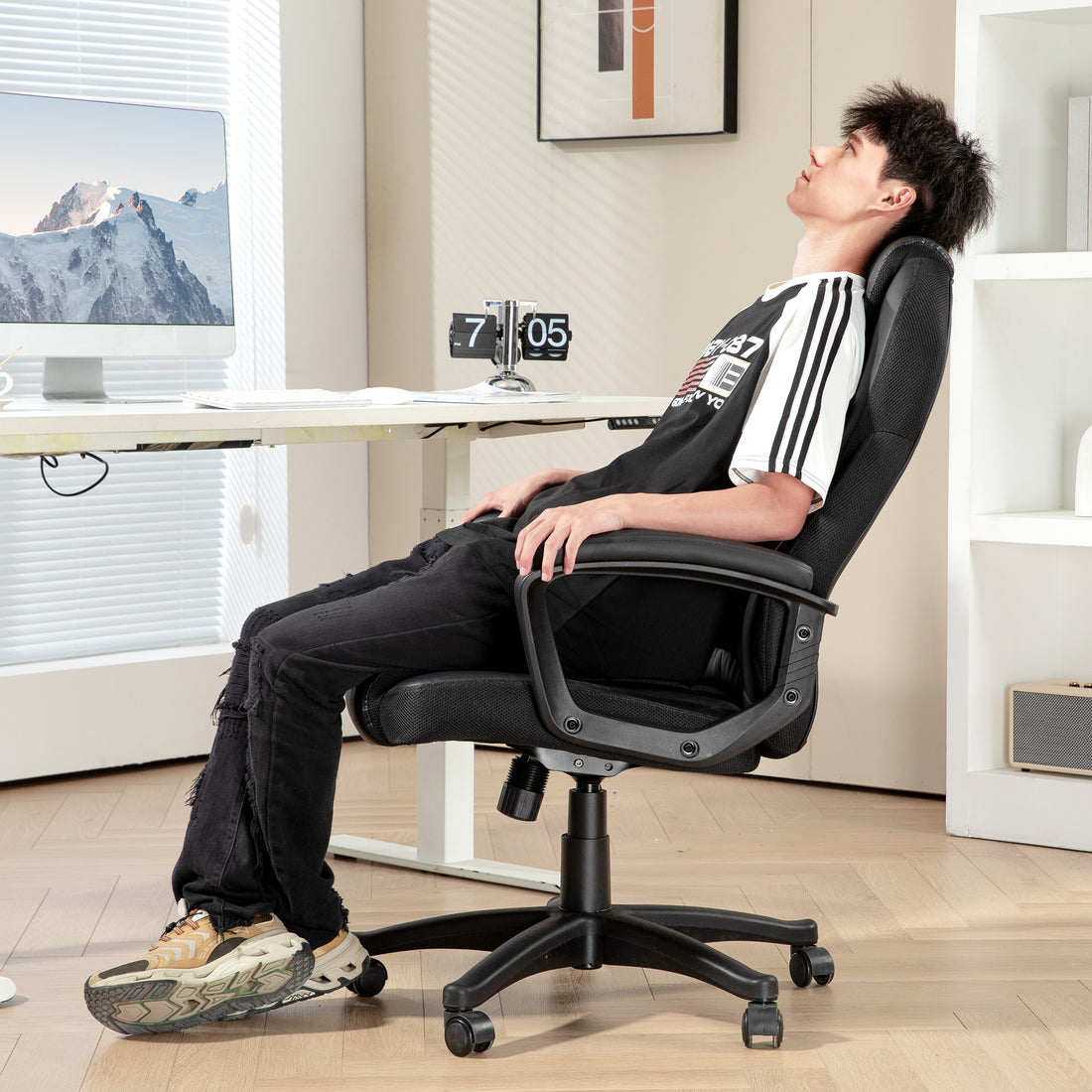 HOMCOM Faux Leather Office Chair with Tilt and PU Castors - Black