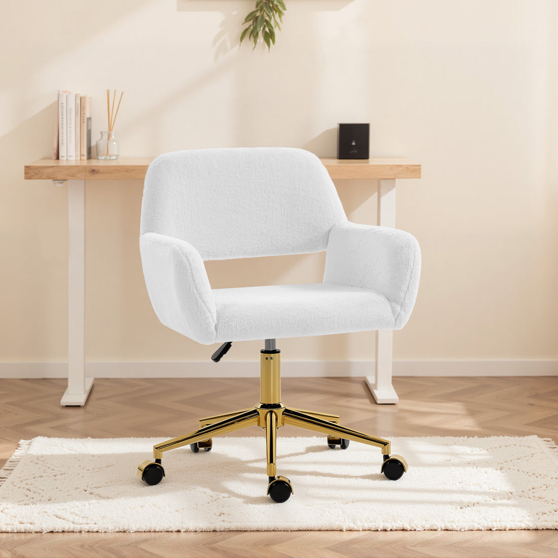 HOMCOM Faux Fur Rabbit Chair - Cream White