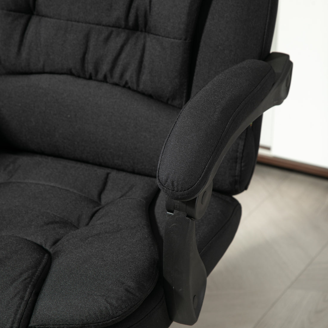 Vinsetto Six-Point Massage and Heated Office Chair with 135°Recline Back - Black