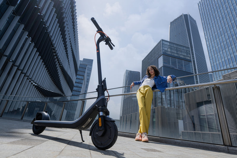 Segway E2 PLUS B II Black 25 km/h