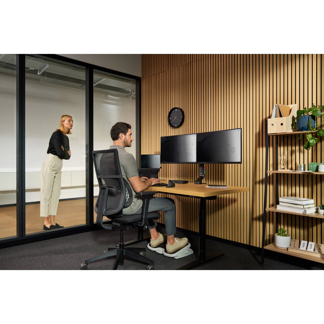 Kensington 2-way Removable Privacy Screen Filter for 19" Monitors 5:4 - image 5