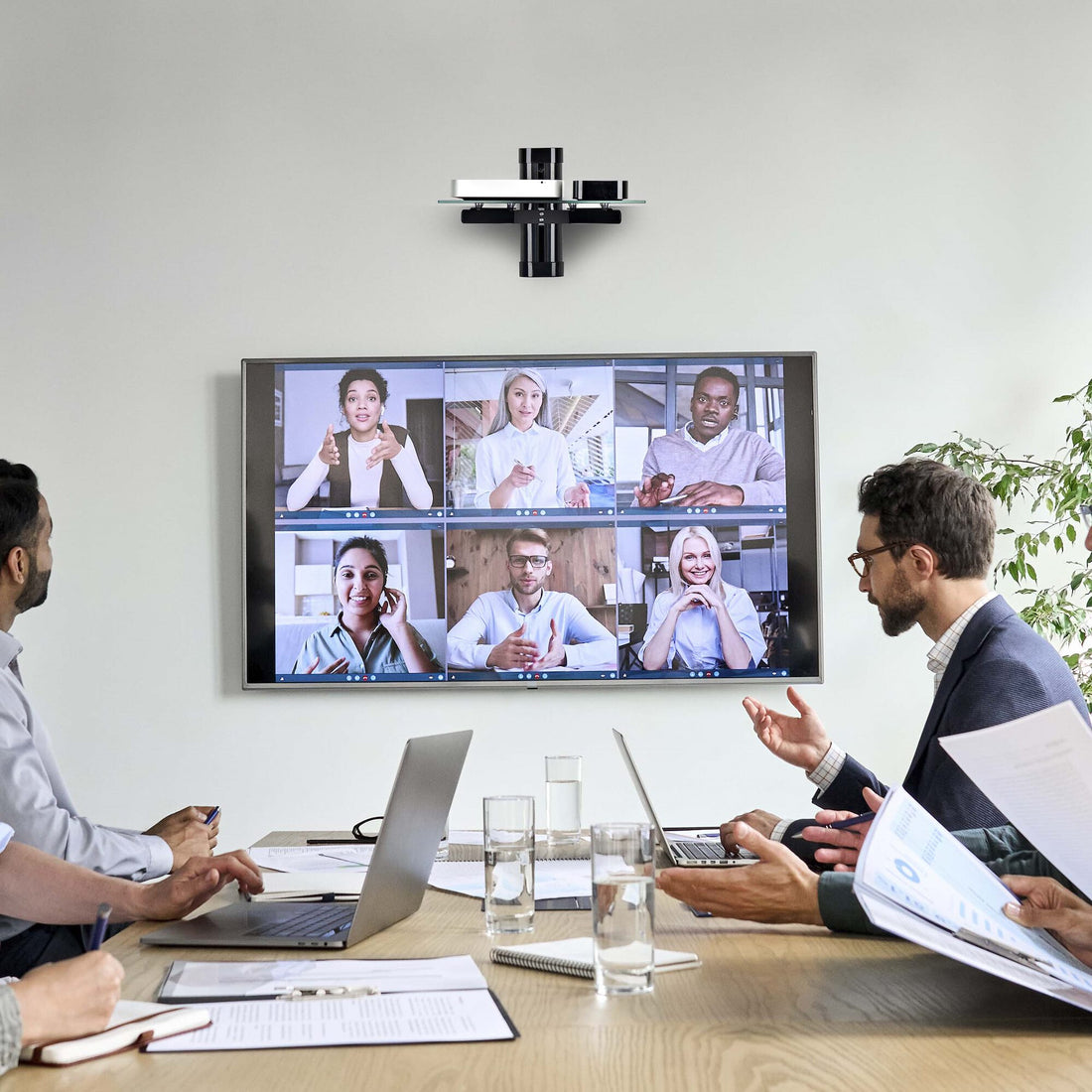 StarTech.com Floating Wall-Mounted AV Shelf, Adjustable Height Shelf For Under TV, Organize A/V Equipment On - image 9