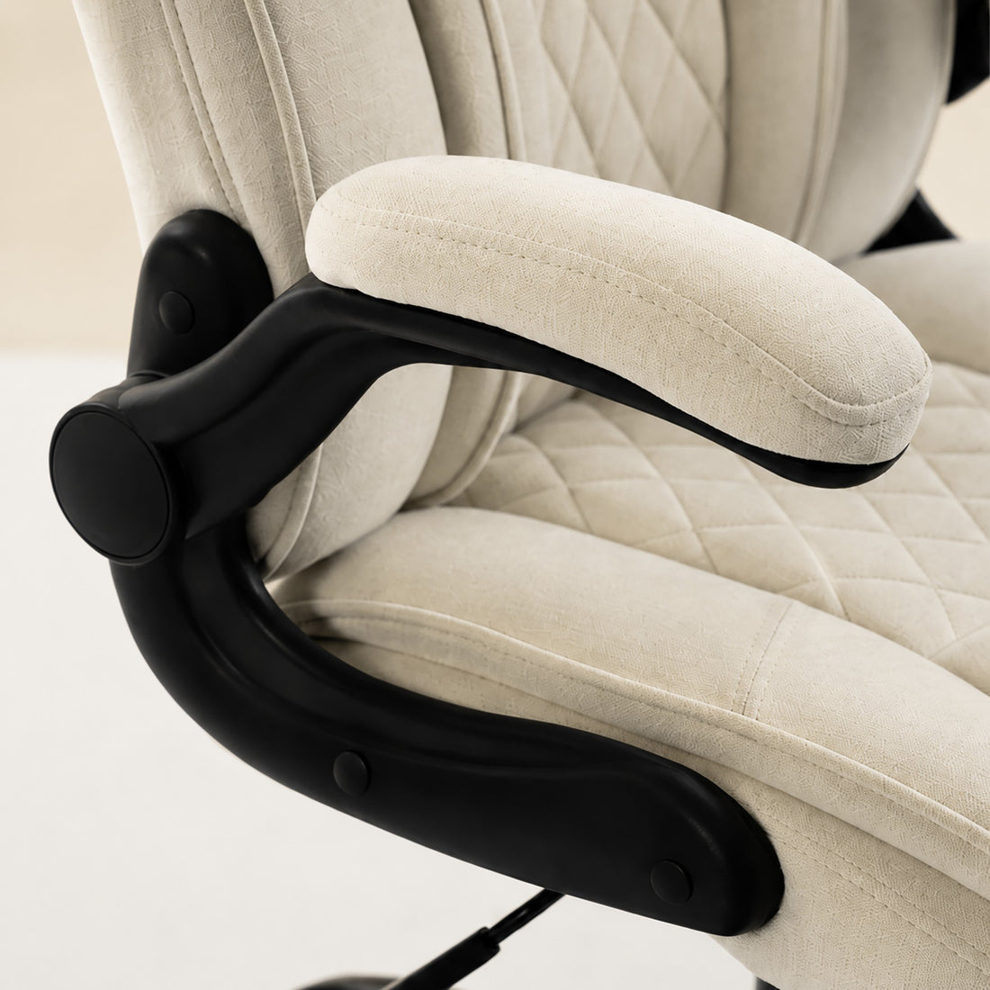 HOMCOM Office Chair, Ergonomic Desk Chair with Flip-up Armrest, Pocket Springs, Swivel Wheels, Adjustable Height, Beige