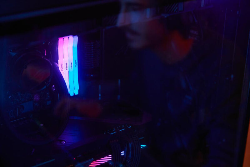 Kingston Technology FURY 32GB 6400MT/s DDR5 CL32 DIMM Renegade RGB White XMP