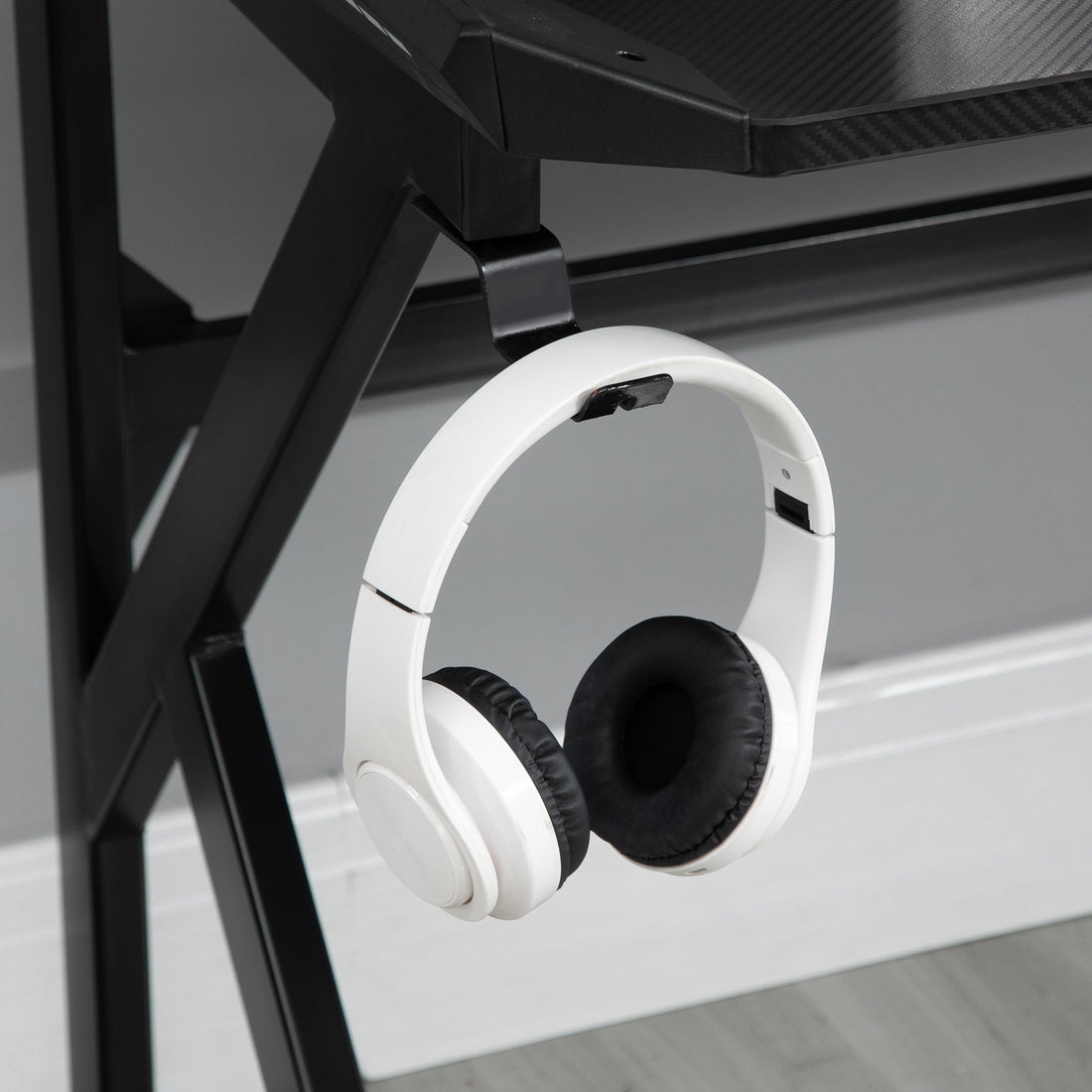 HOMCOM Gaming desk with Cup Holder Headphone Hook Feet Adjustable 120 x 66 x 75cm Black