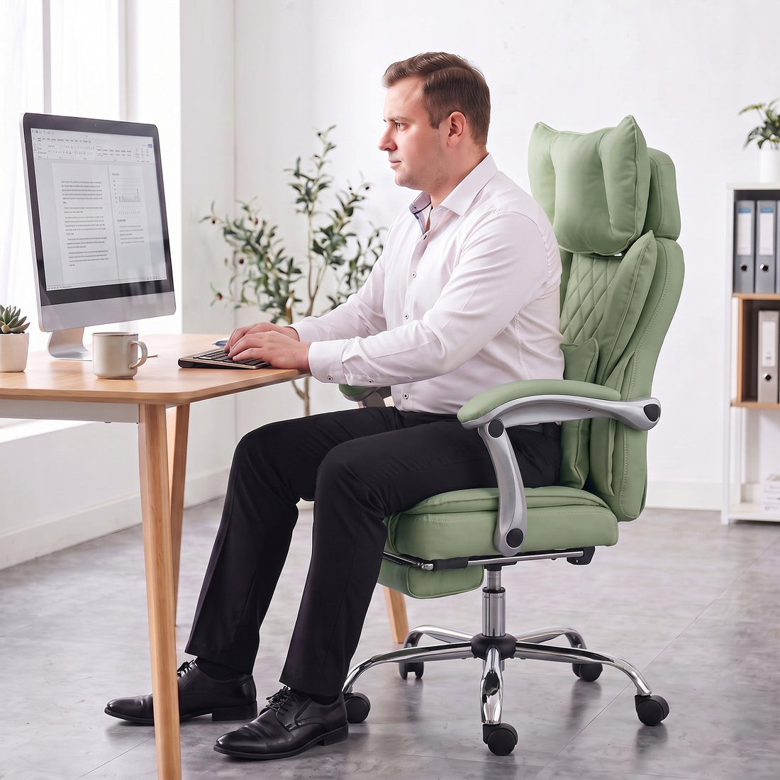 HOMCOM Executive Office Chair, PU Big and Tall Office Chair 180 kg with Wide Seat, Reclining, Lumbar Support, Light Green