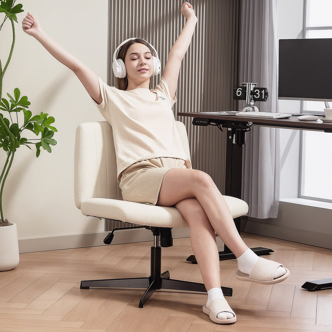 HOMCOM Armless Office Chair No Wheels, Linen Fabric Criss Cross Legged Desk Chair with Wide Seat, Thick Padding, Tilt Function, Height Adjustable Swivel Computer Seat for Home, Cream